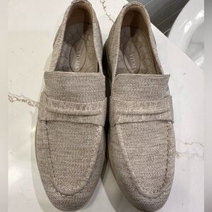 Vivaia size 30 Waljer pro hybrid penny loafer.  Like new.